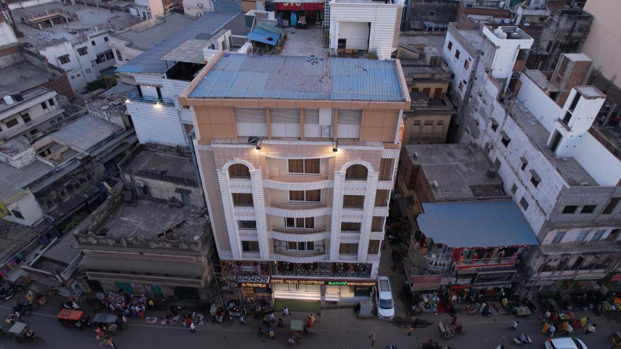 Hotel Pearl Courtyard Varanasi Exterior foto