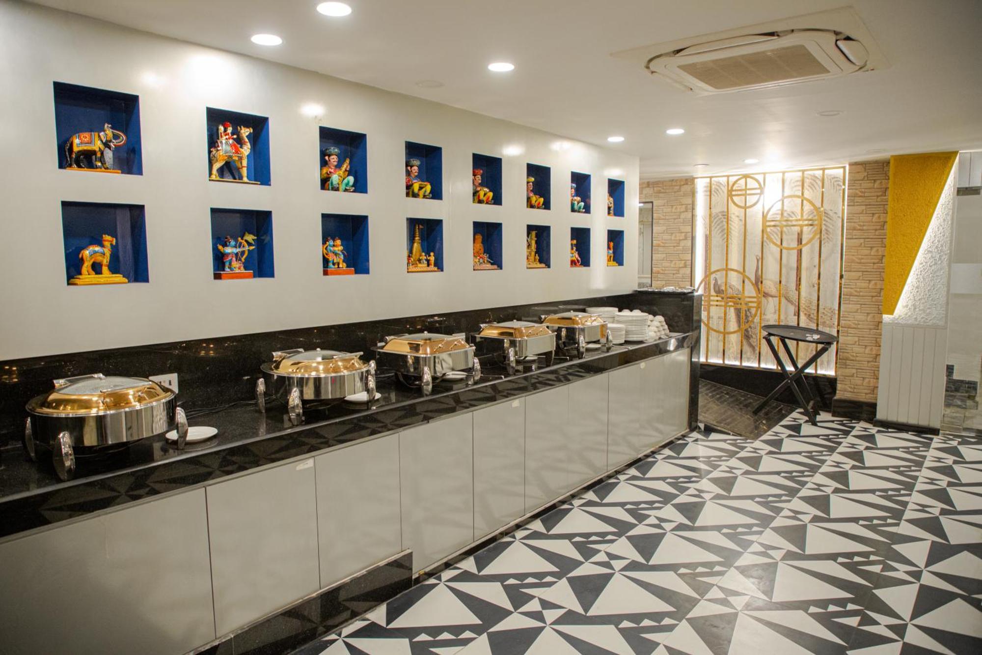 Hotel Pearl Courtyard Varanasi Exterior foto