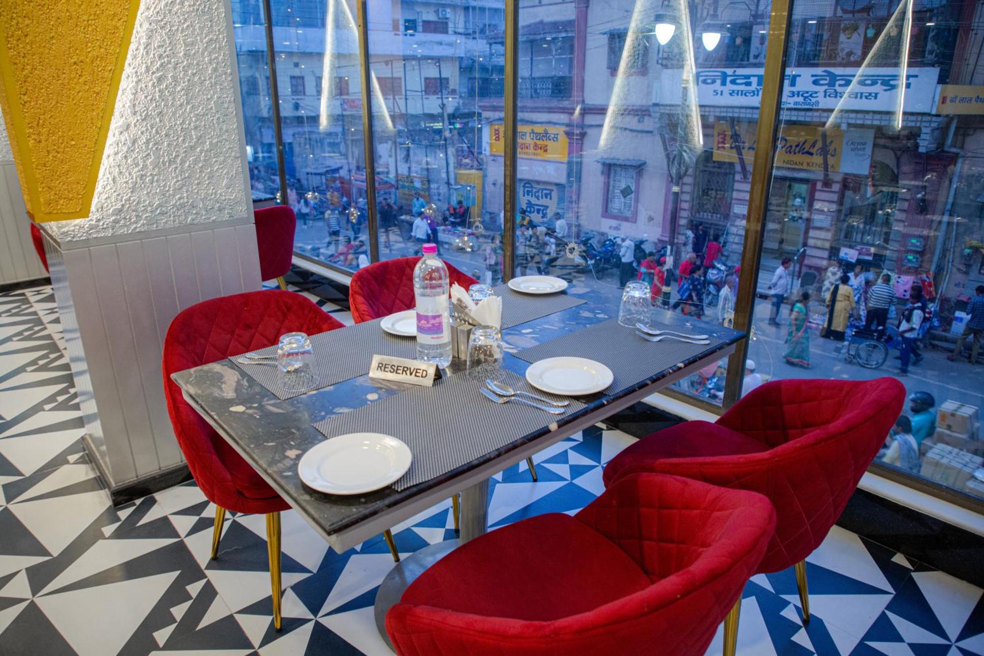 Hotel Pearl Courtyard Varanasi Exterior foto