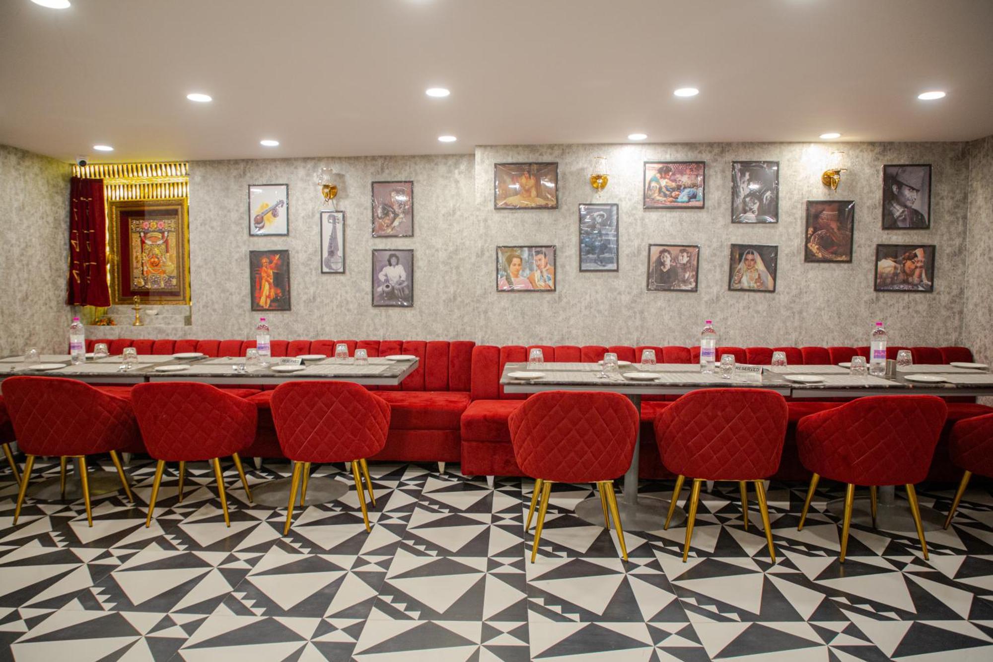 Hotel Pearl Courtyard Varanasi Exterior foto